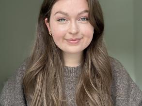chloe hooper image